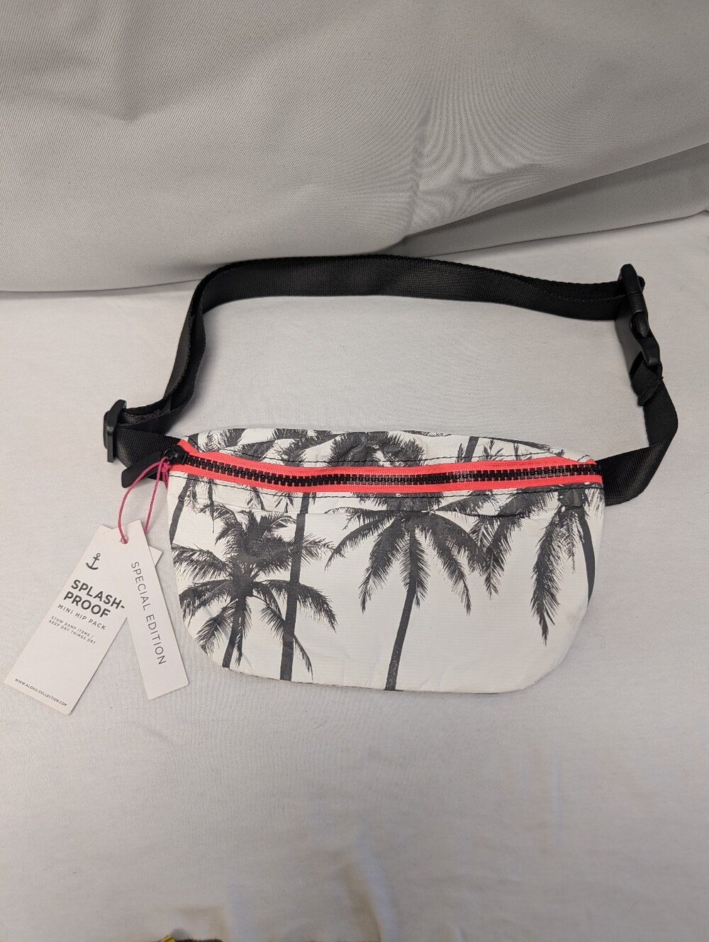 ALOHA Collection Black & White Palm Crossbody Mini Hip Pack with Pink Zipper NWT